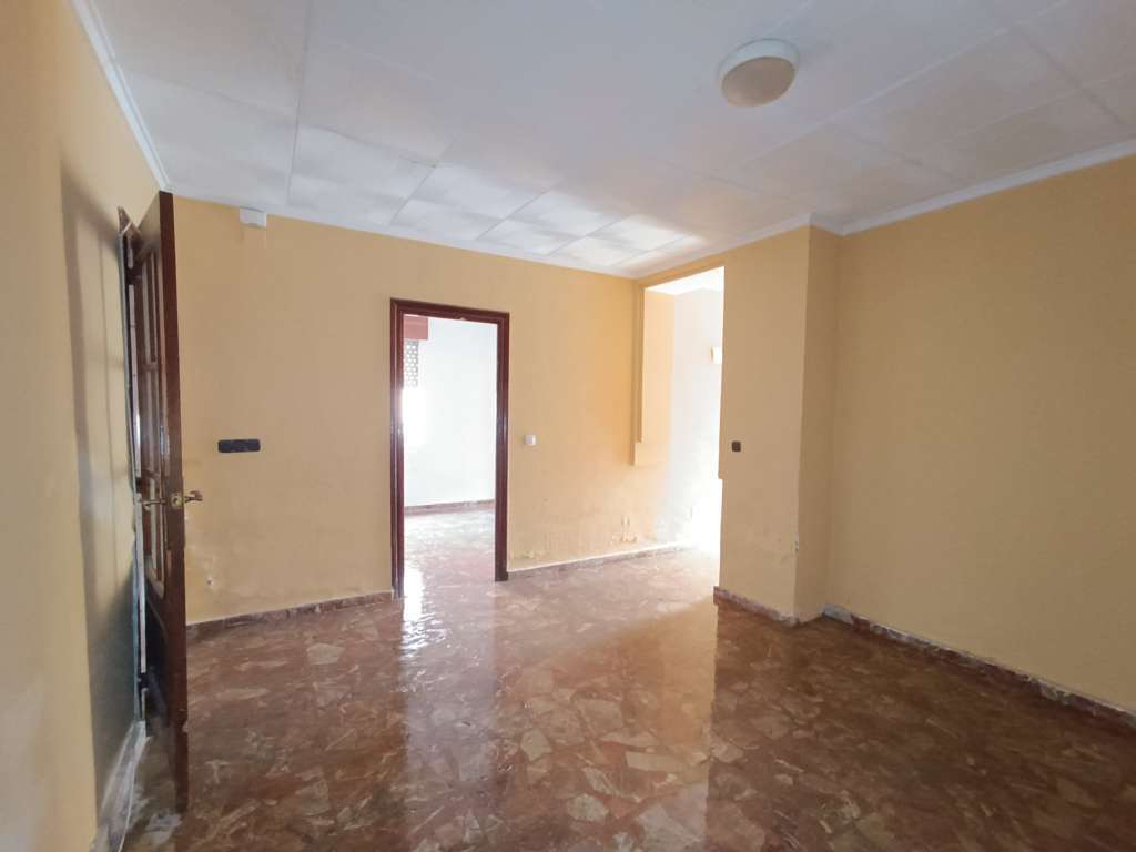 Terraced house on Calle Nuestra Señora de Loreto — image 6